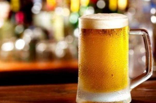 15歲女孩喝13瓶啤酒后飆車撞桿 喝啤酒對身體有什么好處和壞處 15歲女孩喝13瓶啤酒后飆車撞桿 喝啤酒對身體有什么好處和壞處