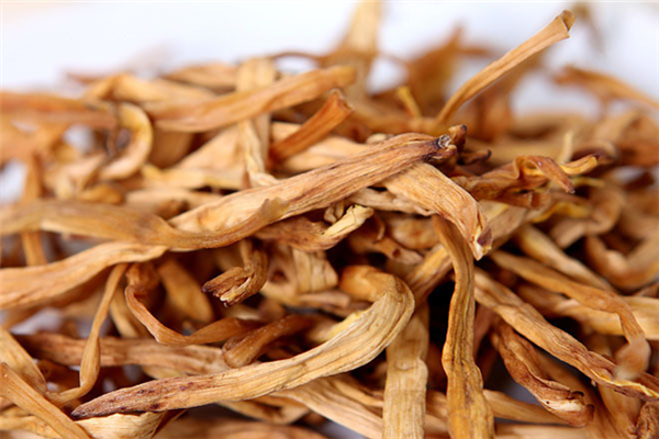 黃花菜有抗癌的作用嗎 黃花菜的藥用價值與功效 黃花菜有抗癌的作用嗎 黃花菜的藥用價值與功效