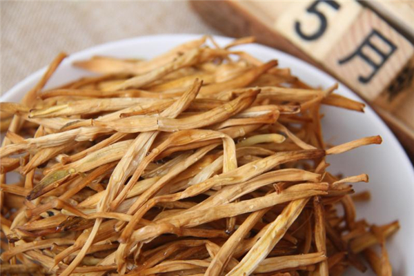 黃花菜有抗癌的作用嗎 黃花菜的藥用價值與功效 黃花菜有抗癌的作用嗎 黃花菜的藥用價值與功效