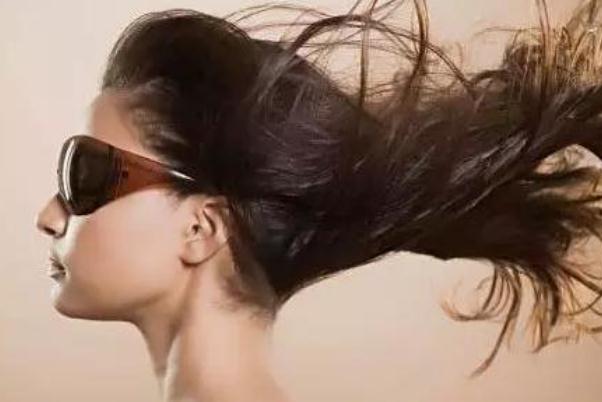 頭發(fā)保養(yǎng)會(huì)不會(huì)對身體不好 頭發(fā)做柔順和護(hù)理有什么區(qū)別