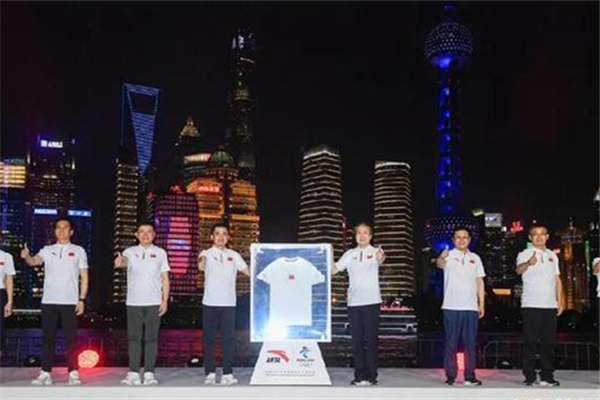 安踏國(guó)旗運(yùn)動(dòng)服哪里買 安踏國(guó)旗系列新品鞋都叫什么