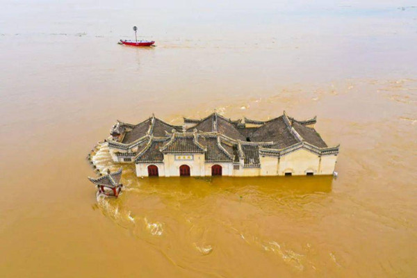 湖北居民自述家人被洪水沖走 洪水來(lái)了如何逃生