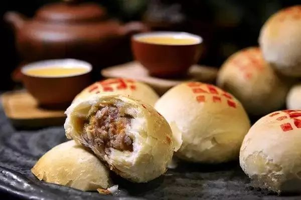 蘇式月餅和廣式月餅?zāi)膫€好吃 蘇式月餅和廣式月餅?zāi)膫€熱量高