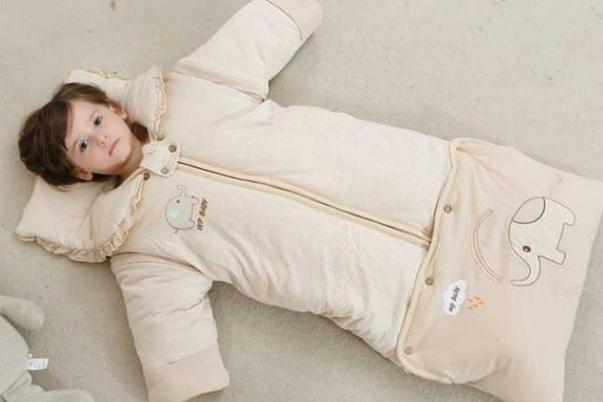 嬰兒用睡袋睡覺好不好 嬰兒用睡袋還需要蓋被子嗎 嬰兒用睡袋睡覺好不好 嬰兒用睡袋還需要蓋被子嗎
