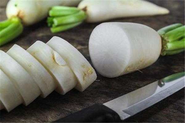 白蘿卜會(huì)引起寶寶脹氣嗎 白蘿卜怎么給寶寶做輔食 白蘿卜會(huì)引起寶寶脹氣嗎 白蘿卜怎么給寶寶做輔食