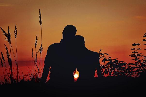 異地戀有必要堅持嗎 異地戀有多難熬