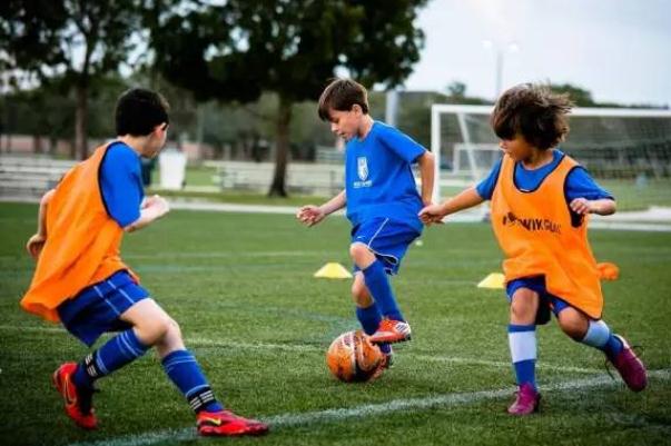 踢足球可以鍛煉什么 踢足球可以長(zhǎng)高嗎