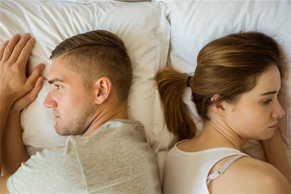 老公總是不想同房是不是有問題 老公冷戰(zhàn)拒絕溝通怎么辦 老公總是不想同房是不是有問題 老公冷戰(zhàn)拒絕溝通怎么辦