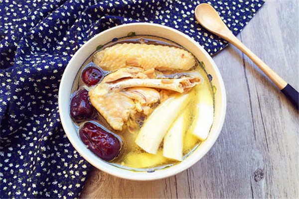 喝雞湯養(yǎng)胃嗎 喝雞湯對胃有好處嗎