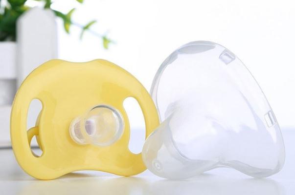 奶嘴可以用開水煮嗎 奶嘴型號(hào)對(duì)應(yīng)月齡 奶嘴可以用開水煮嗎 奶嘴型號(hào)對(duì)應(yīng)月齡