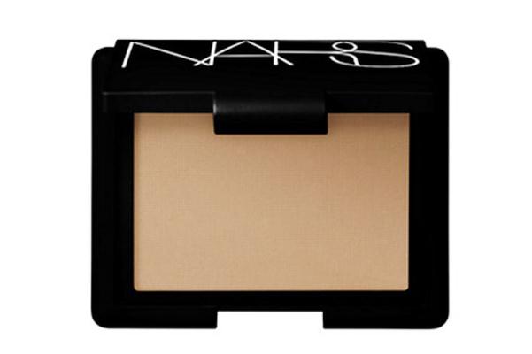 修容粉會過期嗎 眼影當(dāng)修容有什么危害