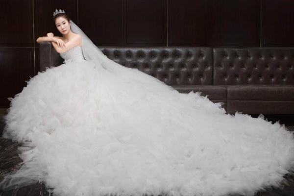 婚紗可以改小嗎 婚紗對(duì)于女生很重要嗎 婚紗可以改小嗎 婚紗對(duì)于女生很重要嗎