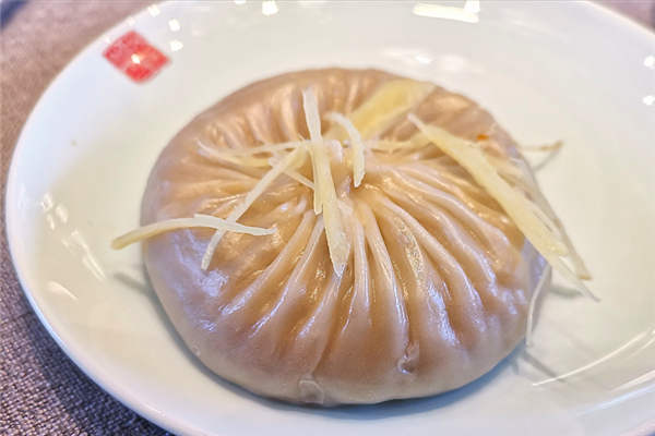 蟹黃湯包的吃法 蟹黃湯包的營養(yǎng)價(jià)值