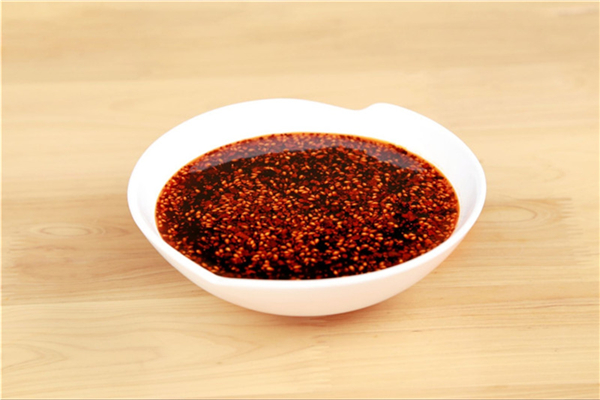 油辣子有點發(fā)霉了還能吃嗎 油辣子怎么保存