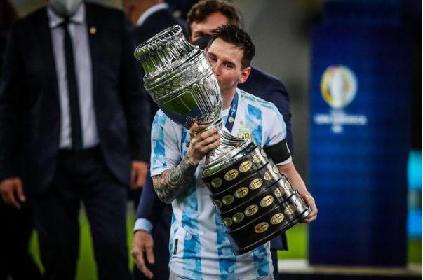 足球運(yùn)動員是怎么訓(xùn)練的 足球運(yùn)動員是什么職業(yè)