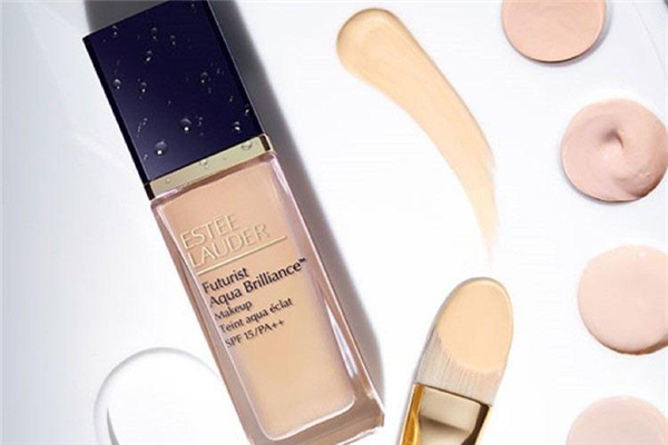 雅詩蘭黛沁水粉底液色號怎么選 雅詩蘭黛沁水粉底液好用嗎 雅詩蘭黛沁水粉底液色號怎么選 雅詩蘭黛沁水粉底液好用嗎