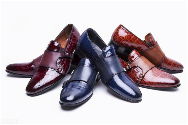 皮鞋是買大一碼還是小一碼 皮鞋穿穿會(huì)變大嗎 皮鞋是買大一碼還是小一碼 皮鞋穿穿會(huì)變大嗎