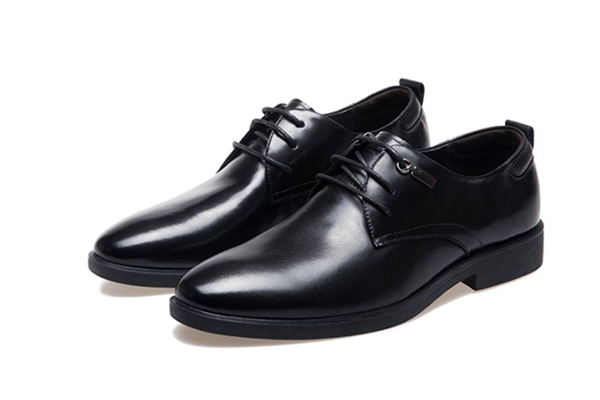 皮鞋是買大一碼還是小一碼 皮鞋穿穿會(huì)變大嗎 皮鞋是買大一碼還是小一碼 皮鞋穿穿會(huì)變大嗎