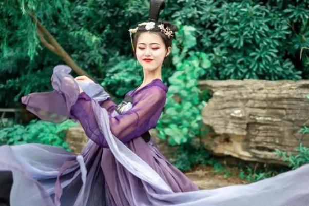 漢服要買(mǎi)大一碼嗎 漢服里面應(yīng)該穿什么