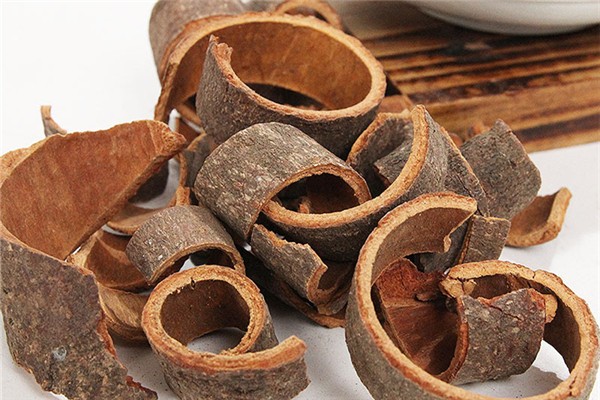 桂皮是辛辣刺激的食物嗎 桂皮不適合什么人吃 桂皮是辛辣刺激的食物嗎 桂皮不適合什么人吃