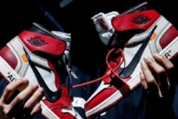 球鞋的價(jià)格一般在多少錢 球鞋的價(jià)格怎么炒上去