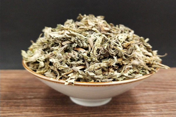 車前草有助于排結(jié)石嗎 車前草對(duì)痛風(fēng)起作用嗎 車前草有助于排結(jié)石嗎 車前草對(duì)痛風(fēng)起作用嗎