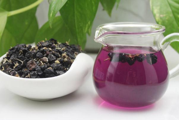 黑枸杞要洗了再泡嗎 黑枸杞要用多少度的水泡比較好 黑枸杞要洗了再泡嗎 黑枸杞要用多少度的水泡比較好