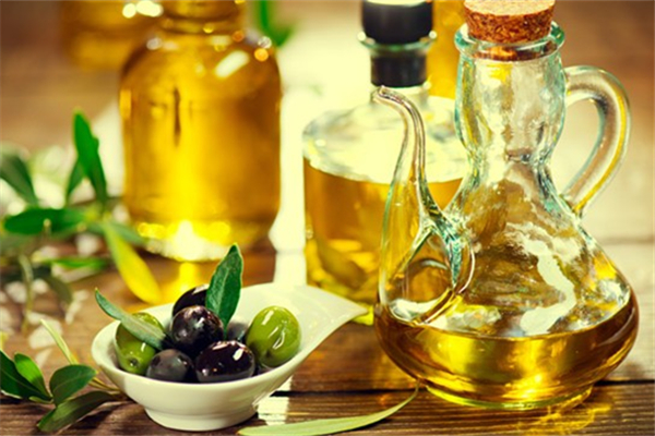 橄欖油怎么美容護(hù)膚 橄欖油護(hù)膚的正確方法 橄欖油怎么美容護(hù)膚 橄欖油護(hù)膚的正確方法