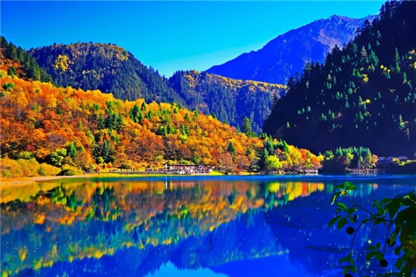 九寨溝在四川哪個(gè)城市 九寨溝適合哪個(gè)季節(jié)去