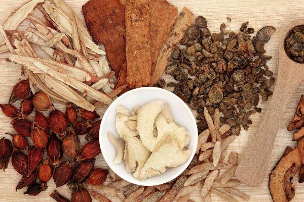 中醫(yī)調(diào)理胃病的方法 中醫(yī)養(yǎng)胃經(jīng)典藥方 中醫(yī)調(diào)理胃病的方法 中醫(yī)養(yǎng)胃經(jīng)典藥方