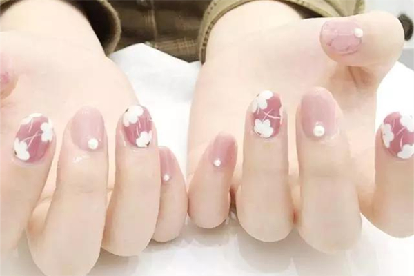 美甲可以養(yǎng)指甲嗎 美甲的好處 美甲可以養(yǎng)指甲嗎 美甲的好處