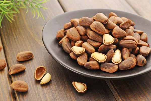 松子一天吃多少合適 松子一天什么時(shí)候吃好 松子一天吃多少合適 松子一天什么時(shí)候吃好