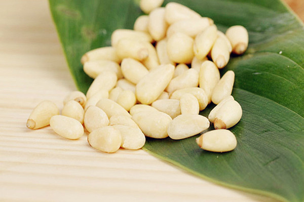 松子一天吃多少合適 松子一天什么時(shí)候吃好 松子一天吃多少合適 松子一天什么時(shí)候吃好