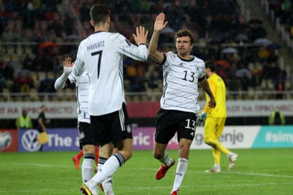 足球隊有幾個替補(bǔ) 足球隊有幾個前鋒