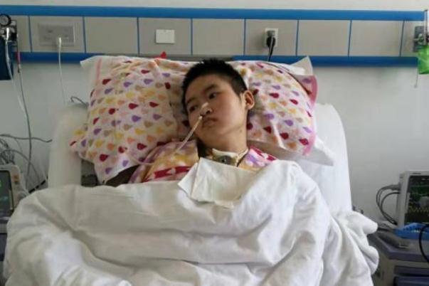 剖腹產(chǎn)有哪些風(fēng)險 剖腹產(chǎn)的好處和壞處