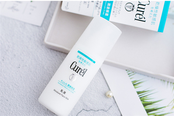 珂潤(rùn)護(hù)膚品怎么樣好用嗎 珂潤(rùn)護(hù)膚品適合什么年齡的人用 珂潤(rùn)護(hù)膚品怎么樣好用嗎 珂潤(rùn)護(hù)膚品適合什么年齡的人用