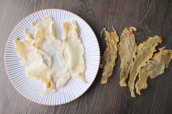 花膠用冷水泡還是熱水 花膠要泡多久時(shí)間 花膠用冷水泡還是熱水 花膠要泡多久時(shí)間