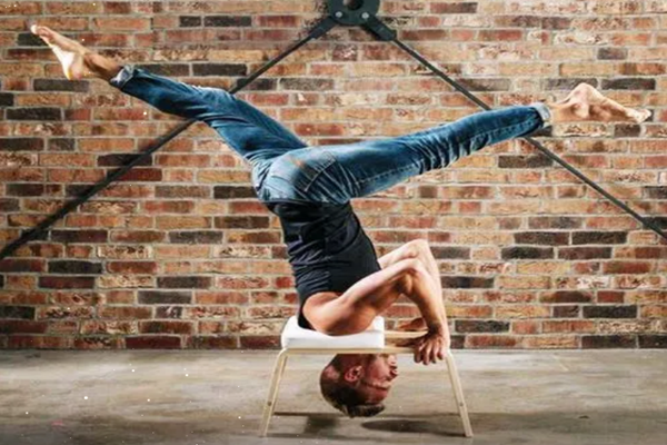 倒立什么時候做好 倒立一次多長時間為宜 倒立什么時候做好 倒立一次多長時間為宜