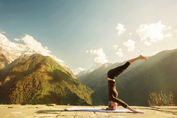 倒立是早上好還是晚上好 倒立能練腹肌嗎 倒立是早上好還是晚上好 倒立能練腹肌嗎