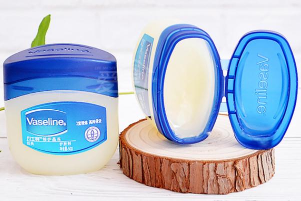 凡士林有激素成分嗎 凡士林的使用方法 凡士林有激素成分嗎 凡士林的使用方法