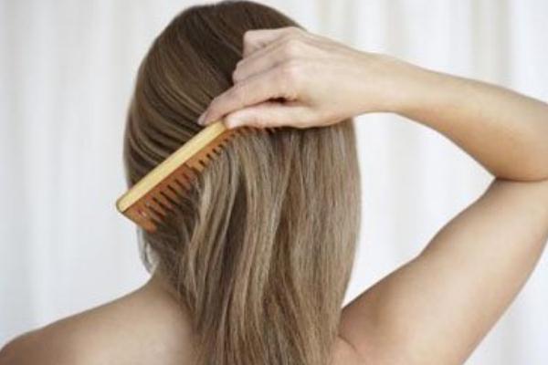 頭發(fā)的日常保養(yǎng)與護理 如何正確選擇洗發(fā)產(chǎn)品 頭發(fā)的日常保養(yǎng)與護理 如何正確選擇洗發(fā)產(chǎn)品