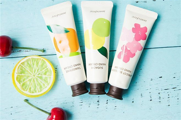 護(hù)手霜冬季凍保濕還是滋潤(rùn) 冬季護(hù)手霜什么牌子的好