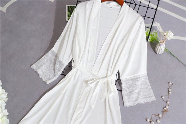 睡袍選什么材質(zhì)的好 睡袍穿著睡覺(jué)舒服嗎