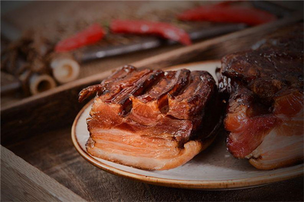 臘肉用哪個(gè)部位的肉 臘肉怎么腌最好吃 臘肉用哪個(gè)部位的肉 臘肉怎么腌最好吃
