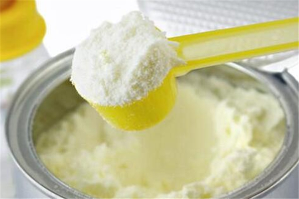 嬰兒奶粉有機(jī)的好還是無機(jī)的好 嬰兒奶粉有牛奶粉好還是羊奶粉好