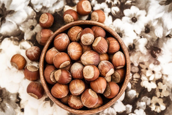榛子怎樣去殼 榛子吃多了會(huì)怎么樣