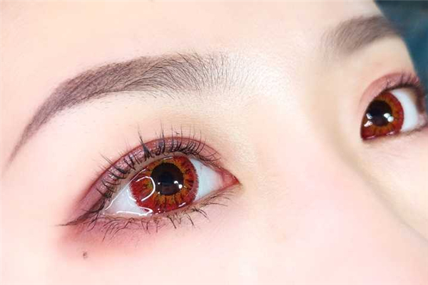 美瞳對(duì)眼睛傷害大嗎 美瞳購買注意事項(xiàng)