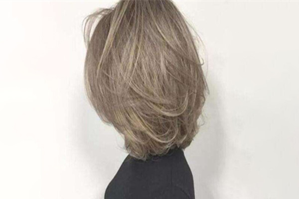 染發(fā)用干發(fā)還是濕發(fā) 染頭發(fā)前需要洗頭發(fā)嗎 染發(fā)用干發(fā)還是濕發(fā) 染頭發(fā)前需要洗頭發(fā)嗎