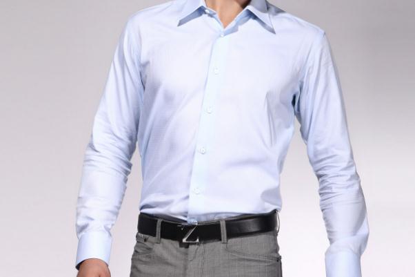 襯衫是買大點(diǎn)好還是小點(diǎn)好 什么褲子適合搭配襯衣 襯衫是買大點(diǎn)好還是小點(diǎn)好 什么褲子適合搭配襯衣