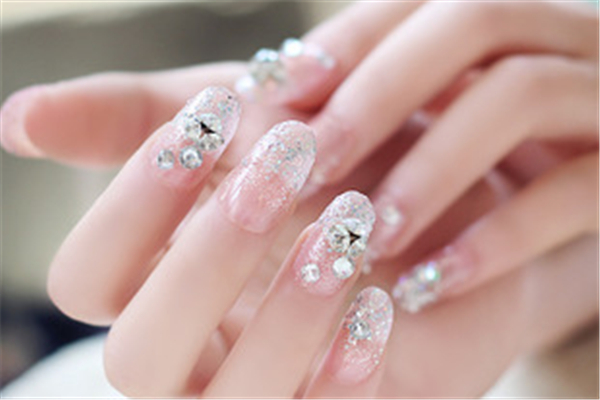 貼甲片貼到肉了可以嗎 貼甲片貼到哪個部位 貼甲片貼到肉了可以嗎 貼甲片貼到哪個部位